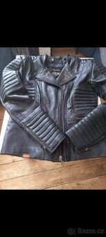 Dámská kožená bunda.