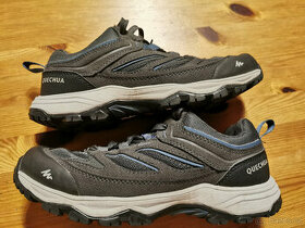 Zánovní dětské trekové turistické boty 39-40