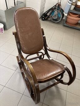 Houpací křeslo s podsedáky s kůže