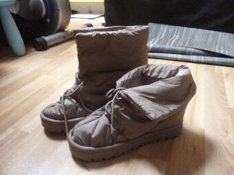 prošívané zimní boty vel. 40 H§M
