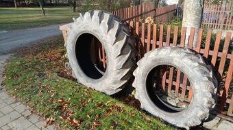 Pneu 16,9 - 30 a 11,2 - 24