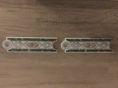 Úzký keramický obklad