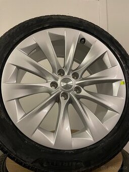 Original zimní alu Tesla Model X r20 + pneu 100%