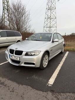 BMW E90 320i