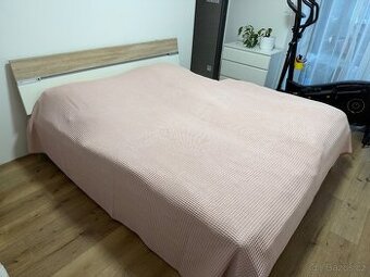 Postel dvoulůžko 180 x 200 cm jen rám 