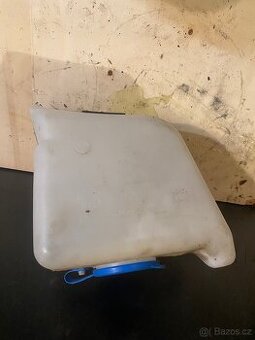 Prodám nádobku ostřiku Škoda Felicia