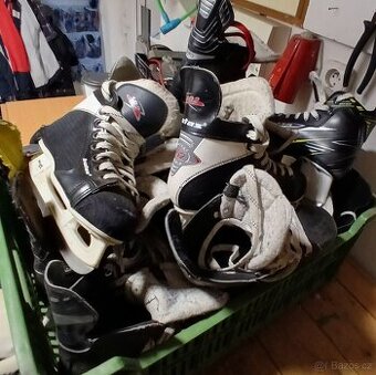 Chlapecke zimni brusle, různé velikosti