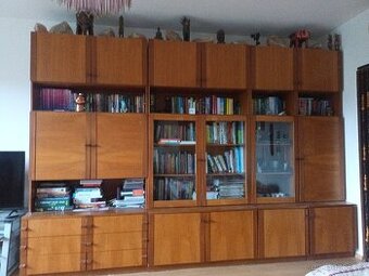 Kvalitní masivní obývací stěna