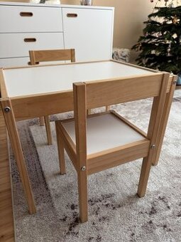 Stolek a 2 židle