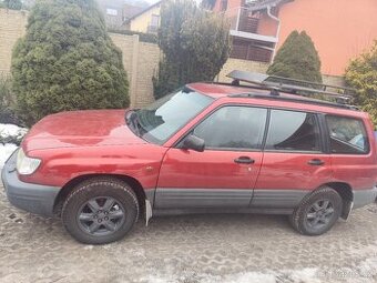 Subaru Forester 2.0i 92kw, manuální převodovka, závěs