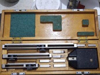 Držák koncových měrek.