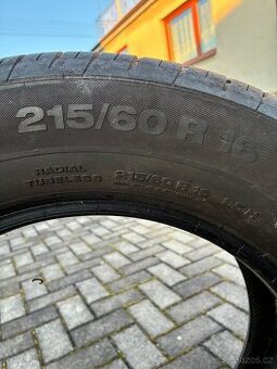Continental pneu 215/60 R16