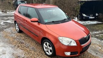 ŠKODA FÁBIA SPORT 1.4 16V. SERVISNÍ KNIHA.