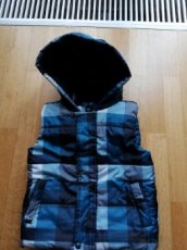 Dětská vesta s kapucí zn. Mothercare vel: 122