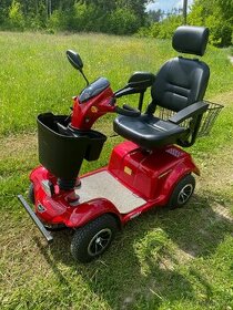 Čtyřkolový elektrický vozík pro seniory HECHT WISE
