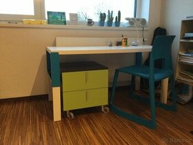 Stůl a židle pro školáka