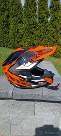 Motocrossova helma