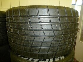 Závodní pneu Michelin 29/65-18