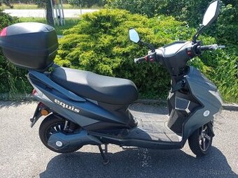 SKŮTR HECHT EQUIS  Nové baterie LiFePO4