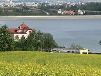 PRODEJ CELOROČNÍHO CHATY NA TR.BYDLENÍ U PŘEHRADY. 1111 - 1