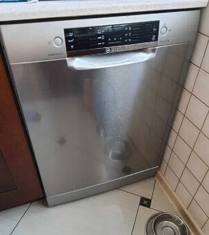 Vestavná myčka Bosch nerezová 60cm - 1