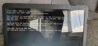 Toshiba Satellite C850-19P + brašna + nabíječka