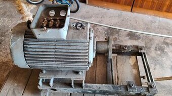Asynchronní motor 22 / 25,3 kW - 1