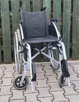 020-Mechanický invalidní vozík Exel.