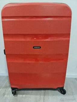 Velký kufr American Tourister – červený (cca 70×50×25 cm)