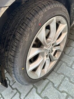 ŠKODA KAROQ 1,9 TDi