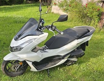 Prodám Honda PCX 2024 Pearl Jasmine White
