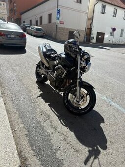 Honda hornet cb600f