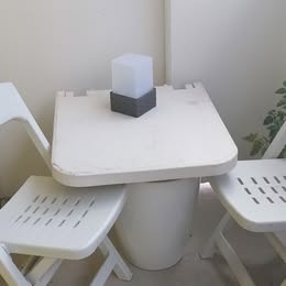 plastový sklápěcí stoleček na balkón
