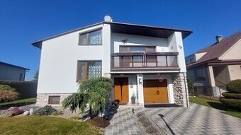 Prodej rodinného domu 250 m², pozemek 814 m² Hradec Králové - 1