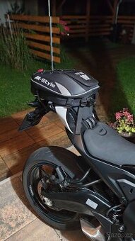 Moto brašna batoh 2v1 na přilbu
