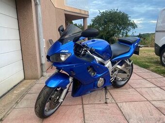 Yamaha R6