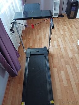 Běhací pás Xklarfit