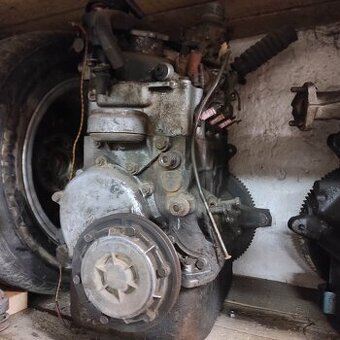 Fiat 600 D motor, rozdělovač, karburátor
