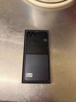 Samsung Galaxy Z flip 7 12/256gb top