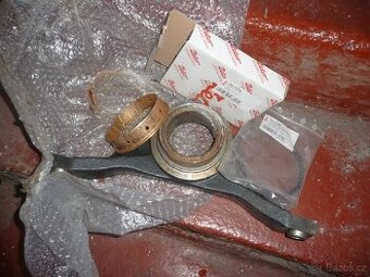 Zetor Proxima držák nápravy Carraro zadní ,pouzdro a těsnění