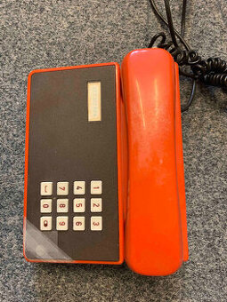 Stolní telefon - červený