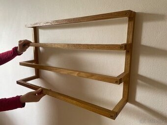 dřevěný dubový věšák na ručníky