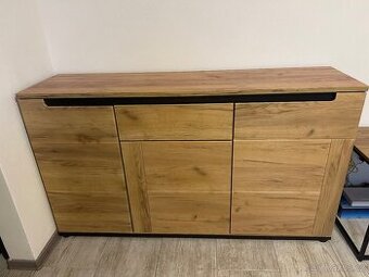 Komody, konferenční stolky