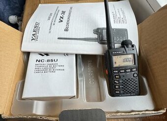 Yaesu VX-3E, TOP stav, plné příslušenstvi