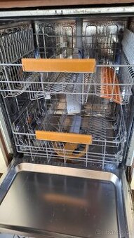 Myčka Electrolux A+ Premiová, vestavná 60 cm