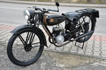 Historický motocykl Magnat Debon s krásnou patinou