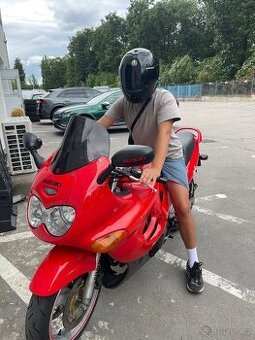 Suzuki GSX 600 katana