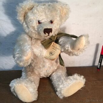 Mohérový kloubový medvěd. Bručící medvídek certifikát