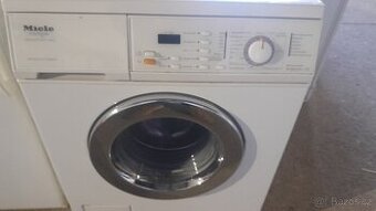 Pracka miele senátor