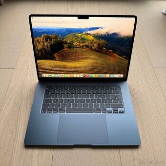 NOVÝ APPLE MACBOOK AIR 15” M3/256GB/16GB/BATERIE 100%